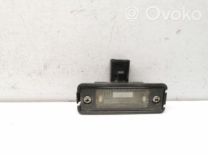 Volkswagen Polo Lampa oświetlenia tylnej tablicy rejestracyjnej 1J6943021