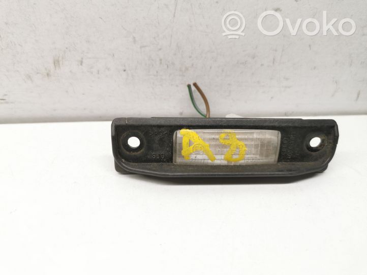 Audi A8 S8 D2 4D Éclairage de plaque d'immatriculation 4D0943021