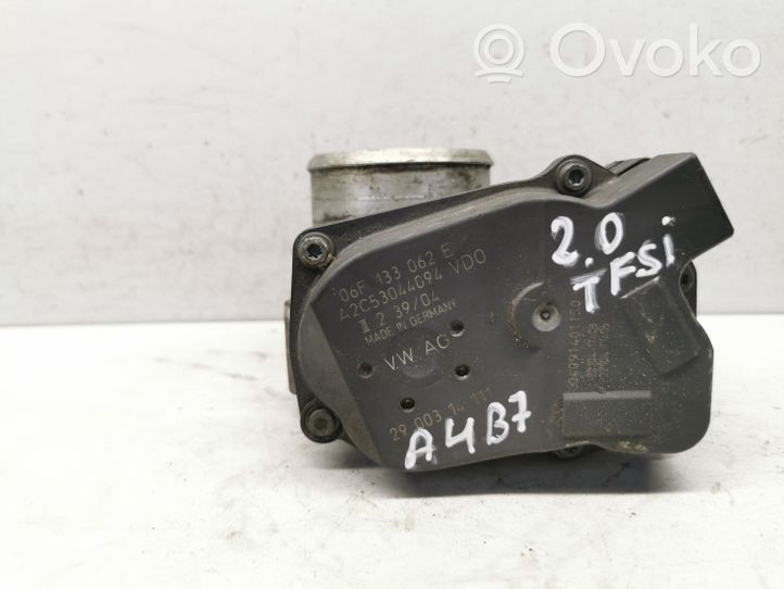 Audi A4 S4 B7 8E 8H Valvola corpo farfallato 06F133062E