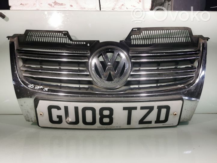 Volkswagen Golf V Rejilla superior del radiador del parachoques delantero 1K5853653