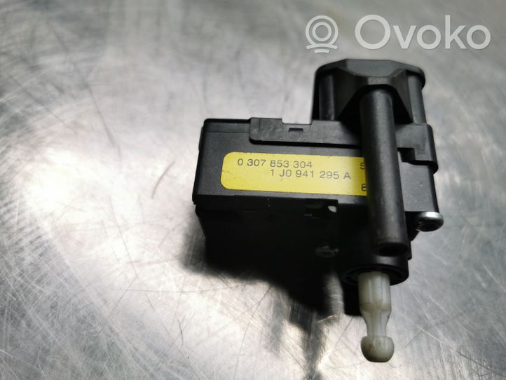 Audi A3 S3 A3 Sportback 8P Motorino di regolazione assetto fari 1J0941295A