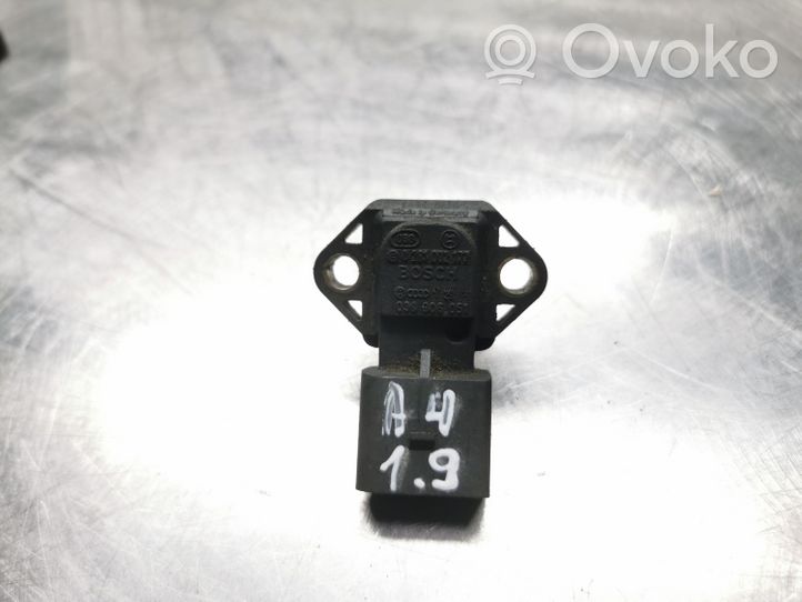 Audi A4 S4 B5 8D Air pressure sensor 038906051