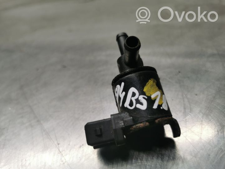 Audi A4 S4 B5 8D Solenoidinis vožtuvas 