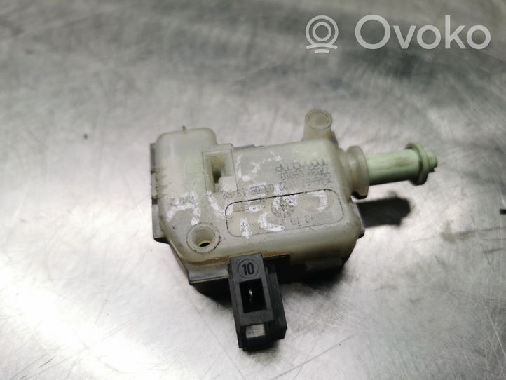 Toyota Avensis T250 Motorino del tappo del serbatoio del carburante 