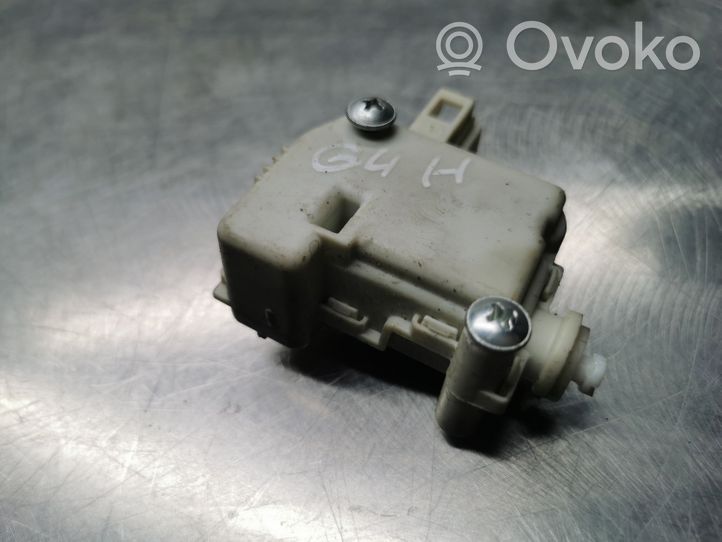 Volkswagen Golf IV Moteur de verrouillage trappe à essence 1J6862159B