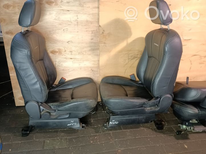 Mitsubishi Outlander Seat set 