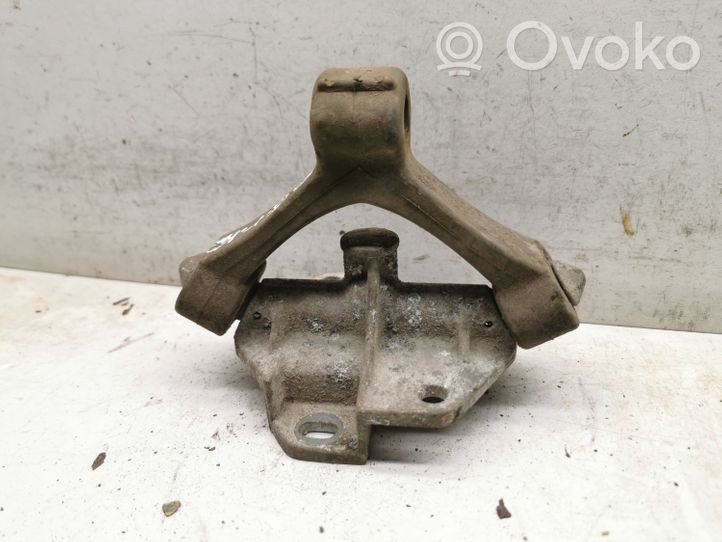 Volkswagen PASSAT B5.5 Muffler mount bracket/holder 8E0253147