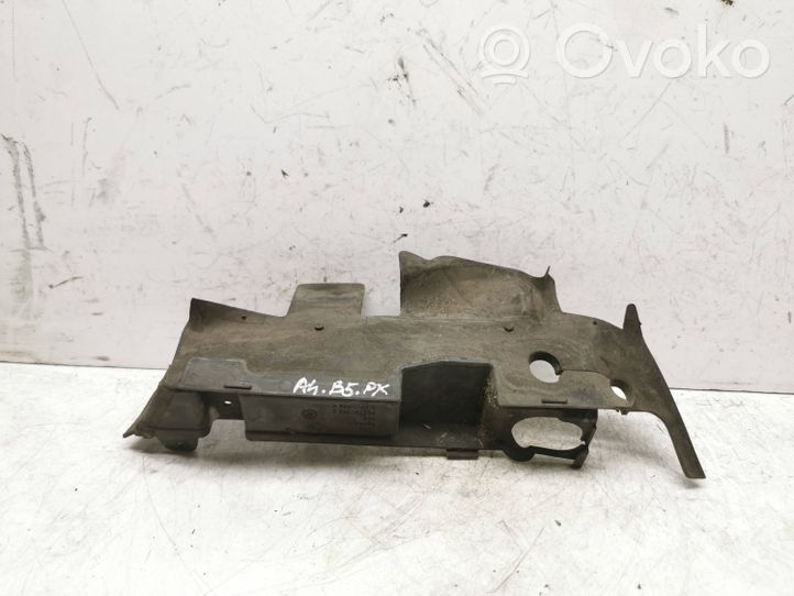 Audi A4 S4 B5 8D Altra parte del vano motore 8D0121283E