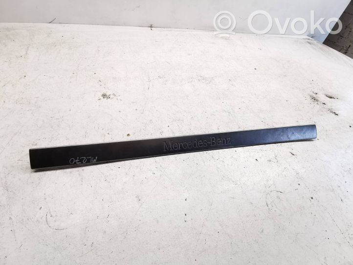 Mercedes-Benz ML W163 Copertura del rivestimento del sottoporta anteriore A1636860820