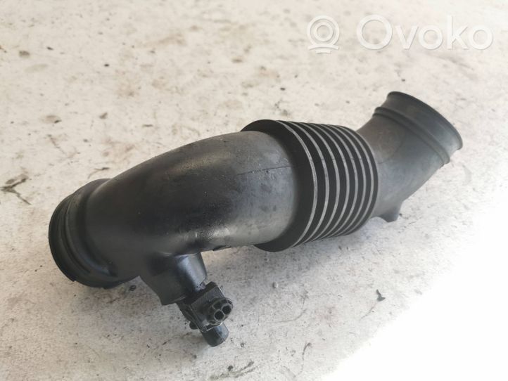 Volvo S70  V70  V70 XC Parte del condotto di aspirazione dell'aria 9161888