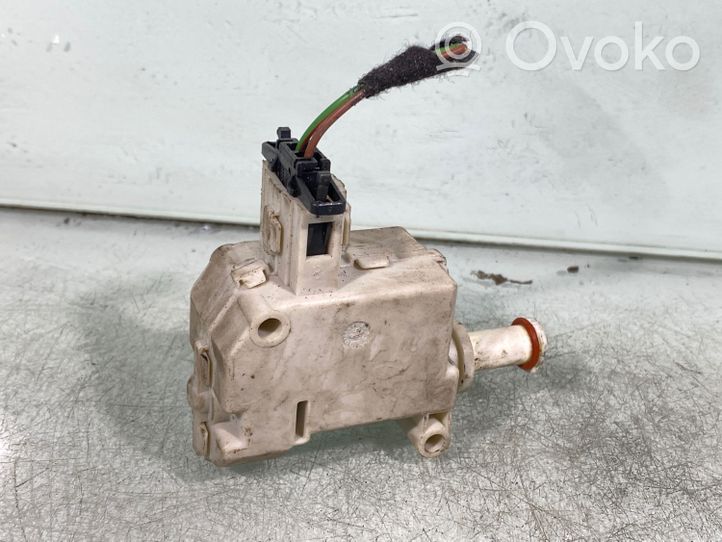 Volkswagen Golf V Moteur de verrouillage trappe à essence 3b0959782a