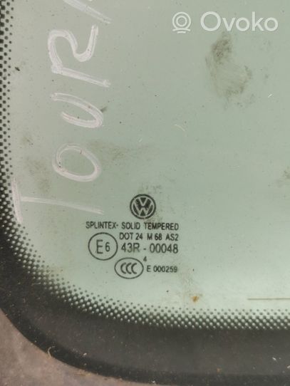 Volkswagen Touran I Szyba karoseryjna tylna 43R00048