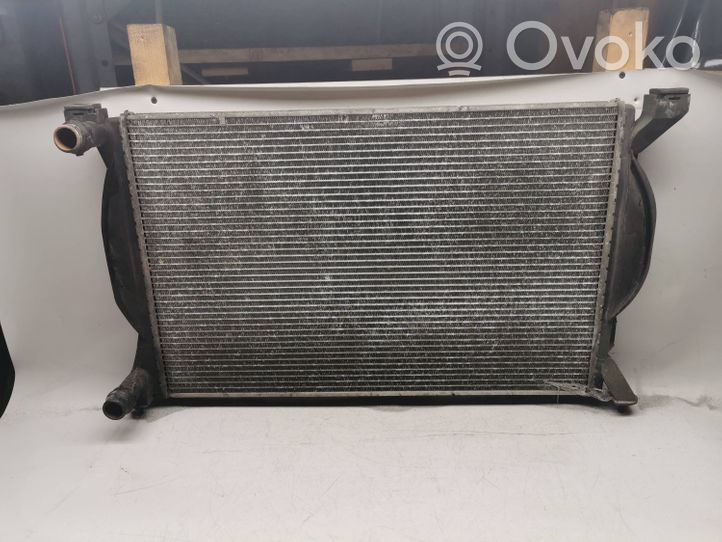 Audi A4 S4 B7 8E 8H Radiatore di raffreddamento 