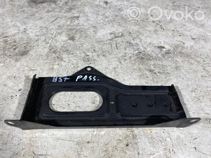 Volkswagen PASSAT B5.5 Battery tray 