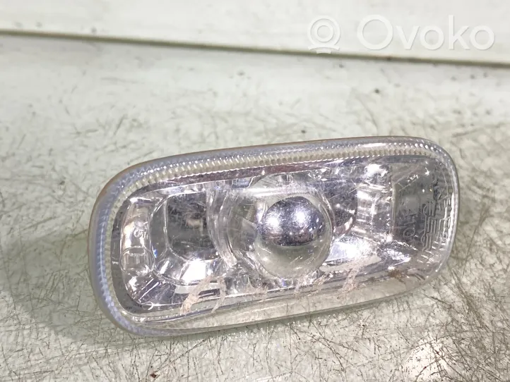 Audi A4 S4 B7 8E 8H Front fender indicator light 8e0949127