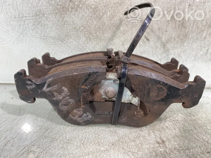 Volvo V70 Brake pads (front) 