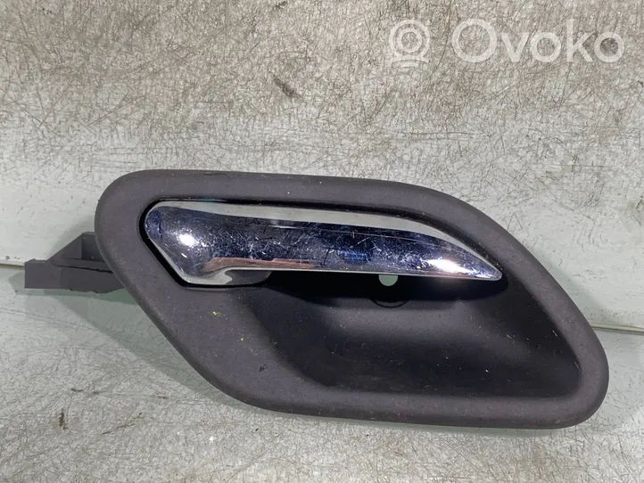 BMW 5 E39 Poignée inférieure de porte avant 8125514