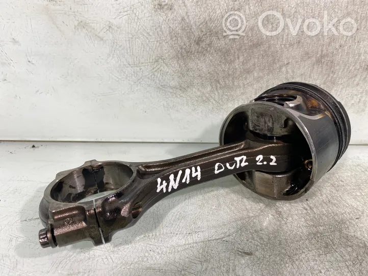 Mitsubishi Outlander Piston with connecting rod 4n14