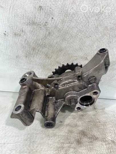 Volkswagen PASSAT B5.5 Oil pump F1356a01