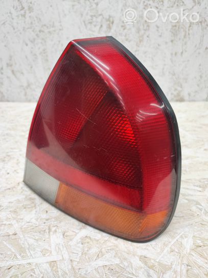 Mitsubishi Carisma Lampa tylna 