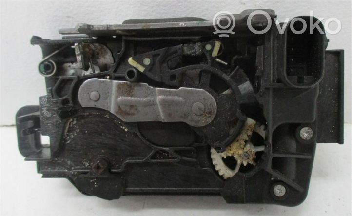 Mercedes-Benz Vito Viano W447 Zamek drzwi przednich A4477200035