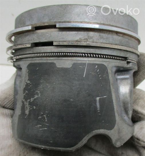 Mercedes-Benz ML W164 Piston 0830923+