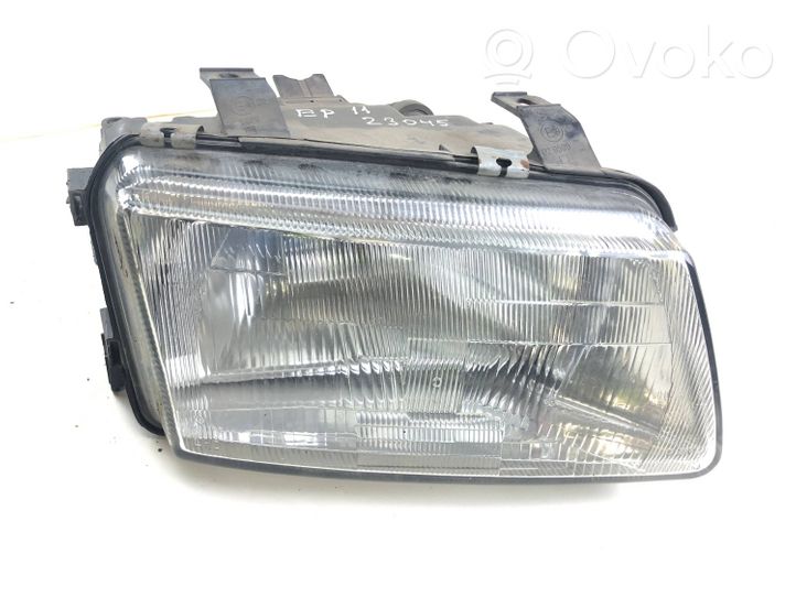 Audi A4 S4 B5 8D Lampa przednia 084411124R