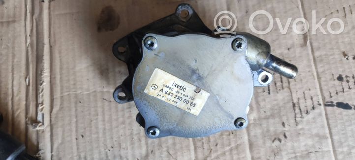 Chrysler 300 - 300C Pompe à vide A6422300065