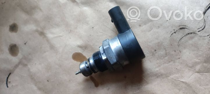 Mercedes-Benz E W213 Regolatore di pressione del carburante A6520780049