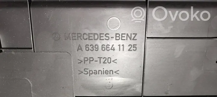 Mercedes-Benz Vito Viano W639 Garniture de siège A6396641125