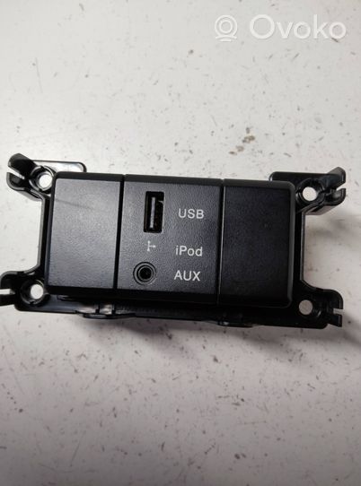 Hyundai Santa Fe USB socket connector 202008220