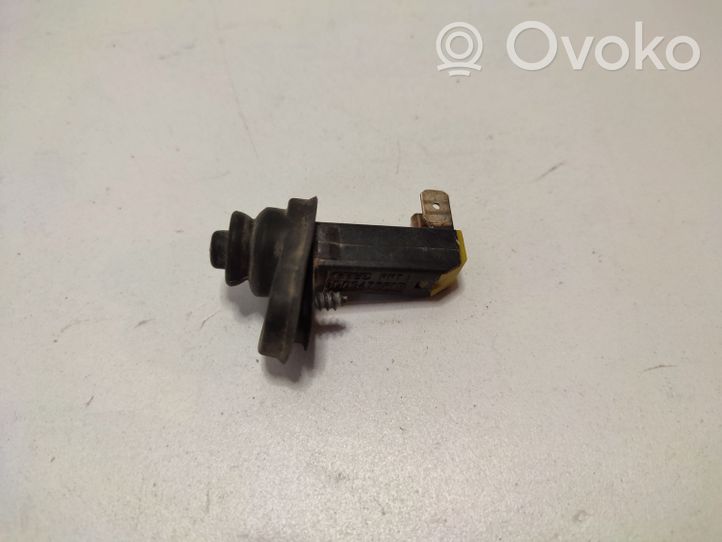 Audi A4 S4 B5 8D Haut parleur de porte arrière 8D0947561B