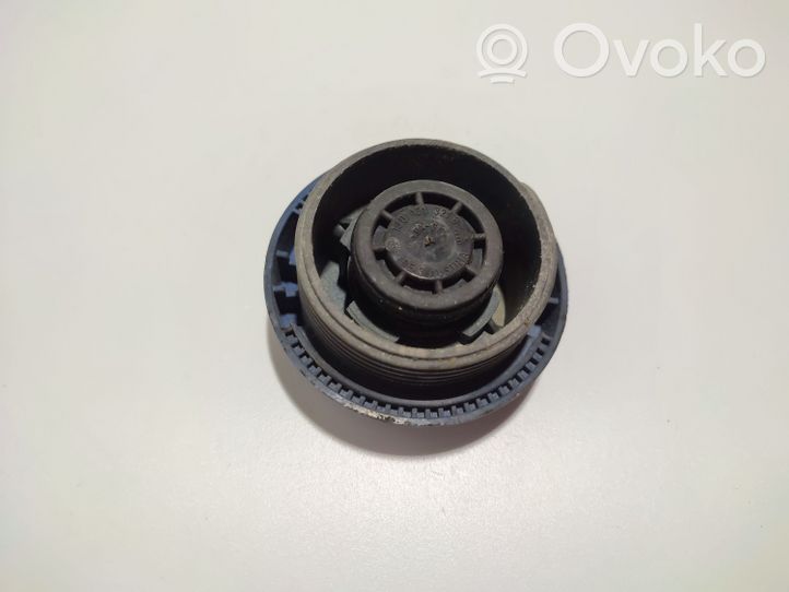 Audi A6 S6 C5 4B Vase d'expansion / bouchon de réservoir de liquide de refroidissement 1J0121321B