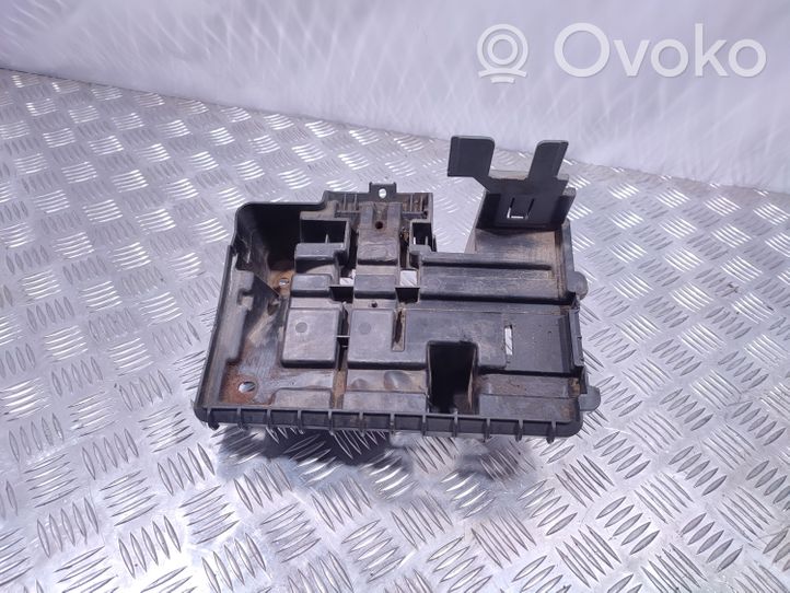 Opel Meriva A Boîte de batterie 13167332