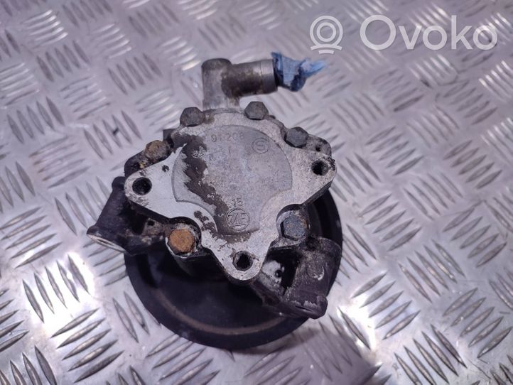 Mercedes-Benz C W203 Pompe de direction assistée a6112300115