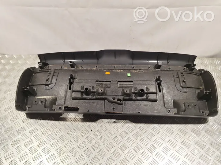 Audi A4 S4 B7 8E 8H Tailgate trim 8e9867979b