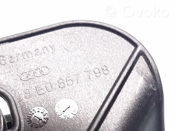 Audi A4 S4 B7 8E 8H Klamra tylnego pasa bezpieczeństwa 8e0857798