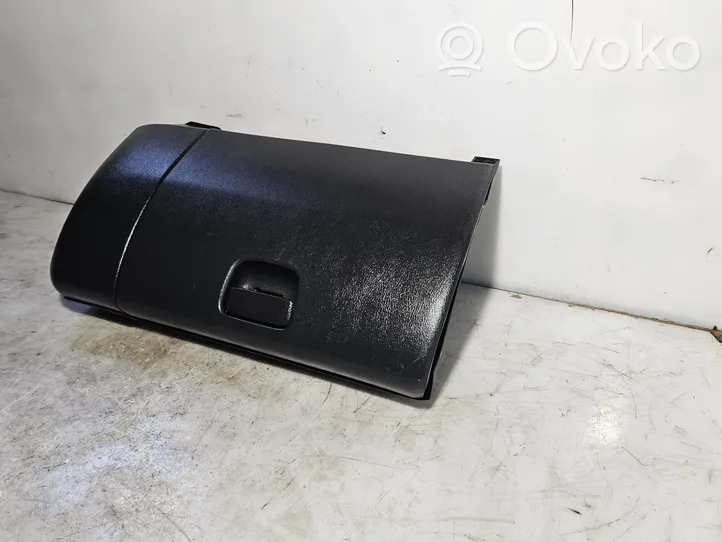 Subaru Impreza II Glove box 