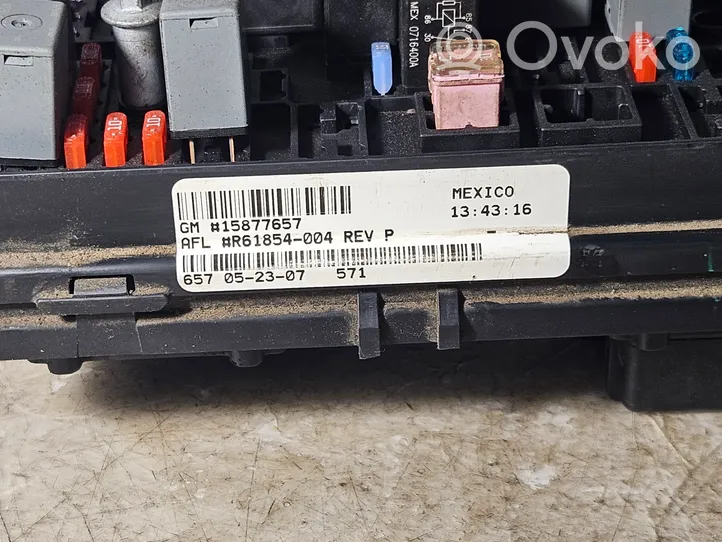 Chevrolet HHR Fuse box set 15877657