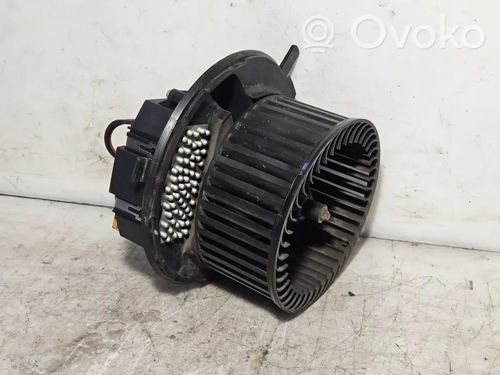 Volkswagen Touran II Heater fan/blower 1K1820015J