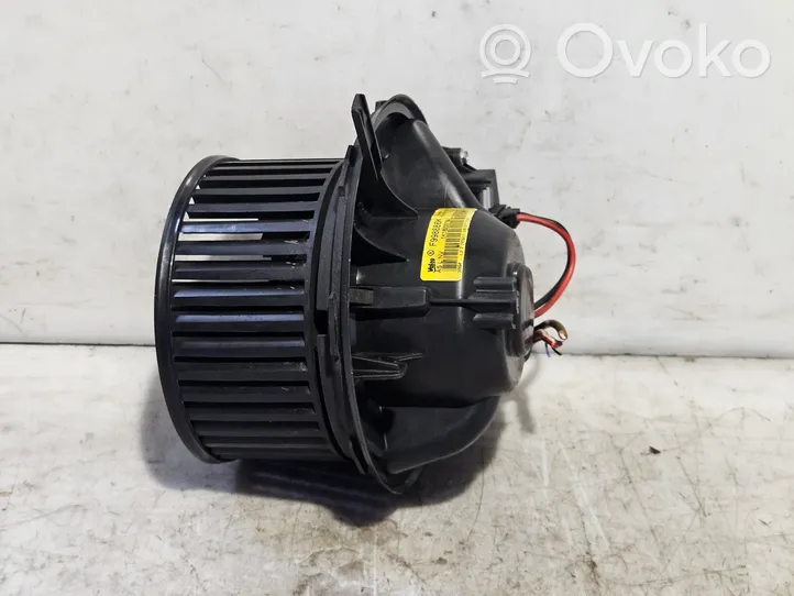 Volkswagen Touran II Heater fan/blower 1K1820015J