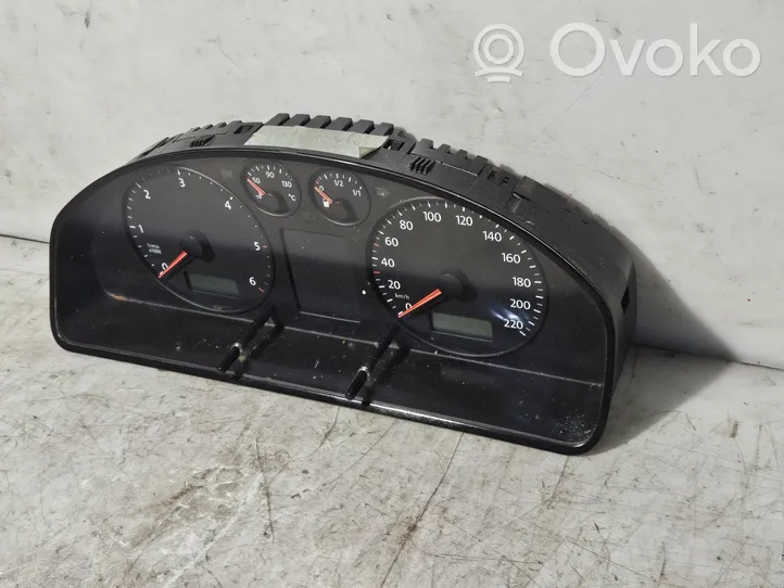 Volkswagen Transporter - Caravelle T5 Speedometer (instrument cluster) 7H0920851E