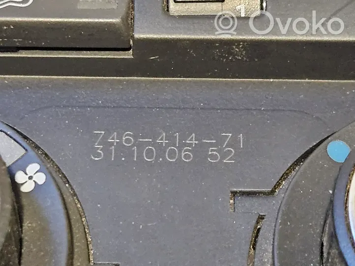 Volkswagen Golf VI Panel klimatyzacji 74641471