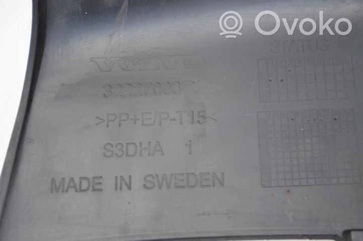 Volvo S60 Takapuskurin alaosan lista 32227003