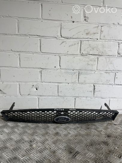 Ford Focus Maskownica / Grill / Atrapa górna chłodnicy 98AB8200C