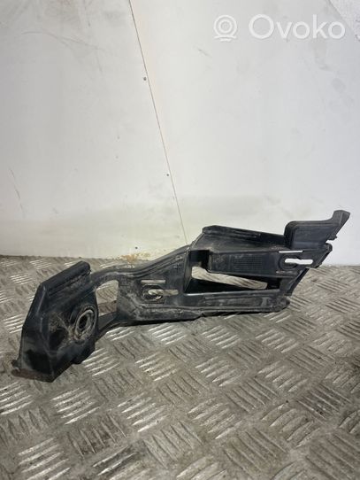 Volkswagen Golf V Staffa angolare del supporto di montaggio del paraurti 1K6807376