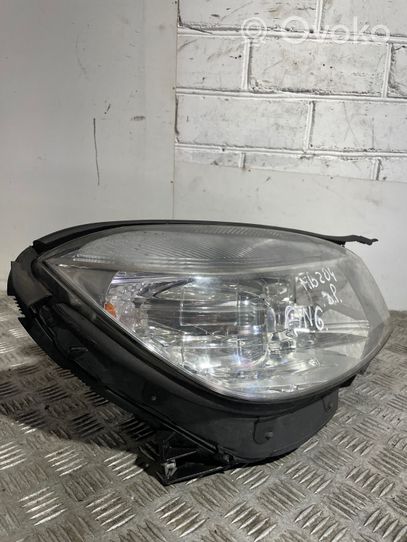 Mercedes-Benz C W204 Lampa przednia A2049065403