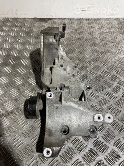 Volkswagen Tiguan Soporte del alternador 03L903148Q