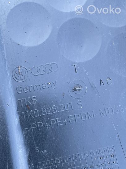 Volkswagen Golf VI Средняя защита дна 1K0825201S