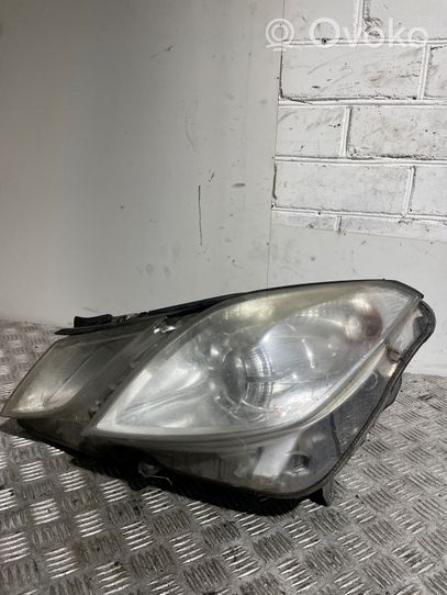 Mercedes-Benz E C207 W207 Lampa przednia A2078203161